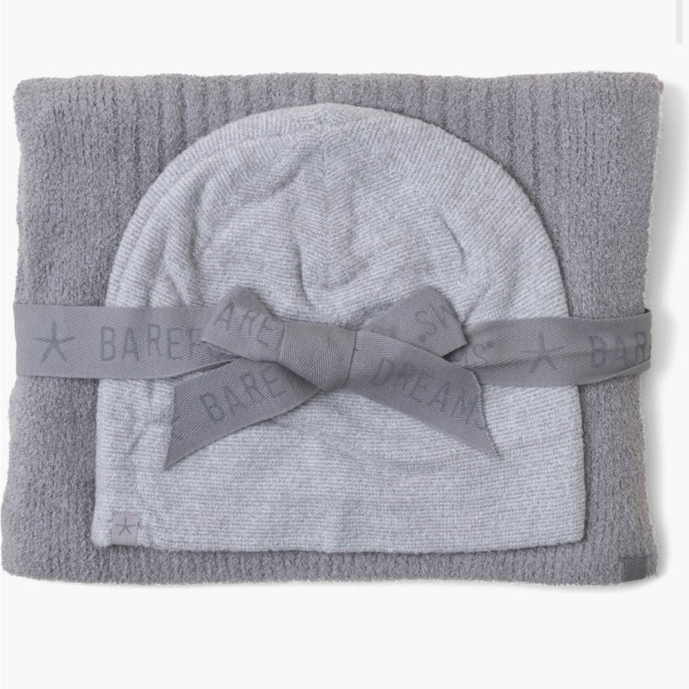 NWT Barefoot Dreams CozyChic light beanie and scarf set in pewter/pearl